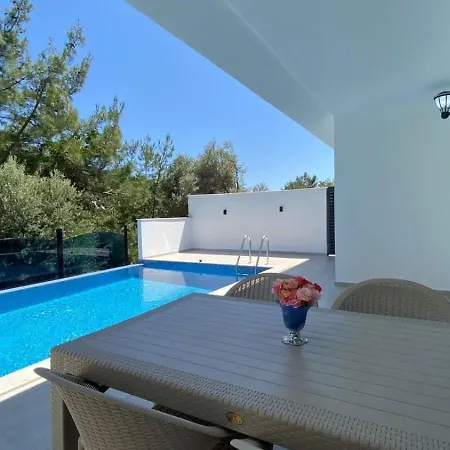 ヴィラ İslamlar 2 Bedroom Secluded With Private Pool カルカン
