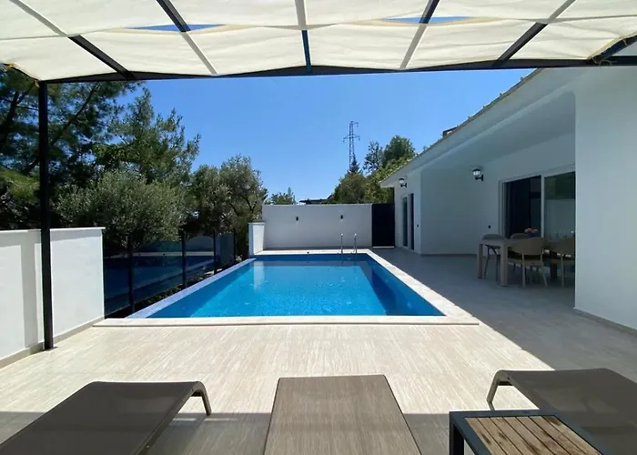 ヴィラ İslamlar 2 Bedroom Secluded With Private Pool